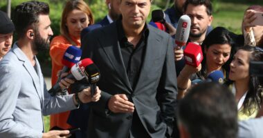 Basha voton Ramën/ Bashkon votat për superpagat e gjyqtarëve kushtetues