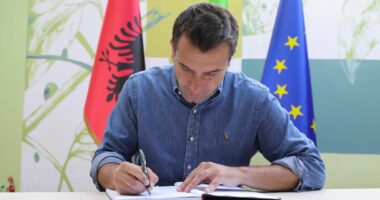 Vdekja e ish-Presidentit Napolitano, Veliaj mesazh në Librin e Ngushëllimeve: Mik dhe mbështetës i përhershëm i Shqipërisë