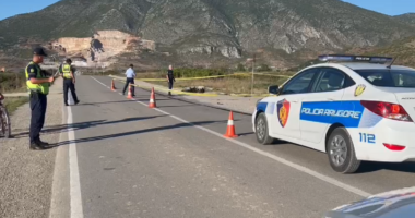 Maliq/ “Audi” humb kontrollin dhe del nga rruga, tre të lënduar