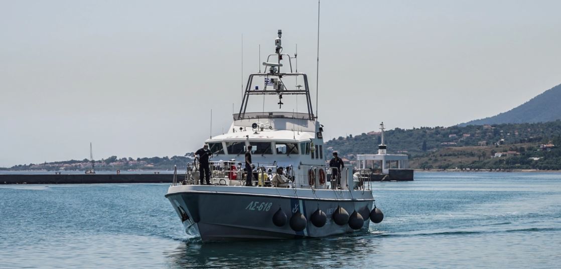 Greqi/ Shpëtohen 61 emigrantë në ujërat e Serifos, arrestohen dy trafikantët