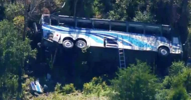 SHBA, autobusi me studentë bie në humnerë, një i vdekur dhe disa të plagosur