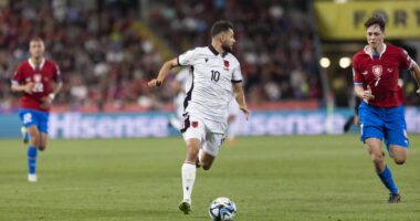 VIDEO/ Bajrami na jep barazimin me “raketën” e tij, Shqipëria del me pikë nga Praga