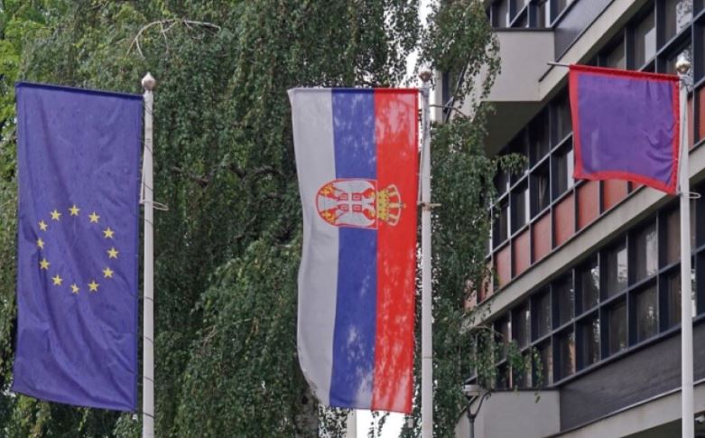 BE e shqetësuar për dhënien e shtetësisë nga Serbia për rusët sipas rregullave të lehtësuara