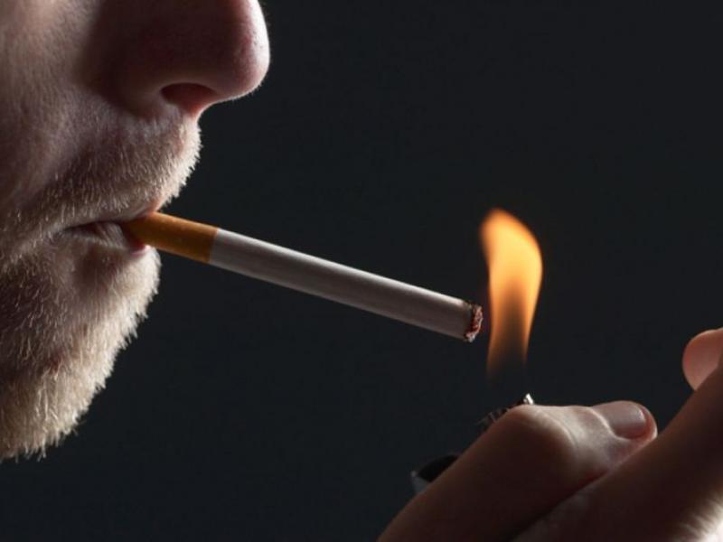 Studimi: Pirja e duhanit shkakton plakje më të shpejtë
