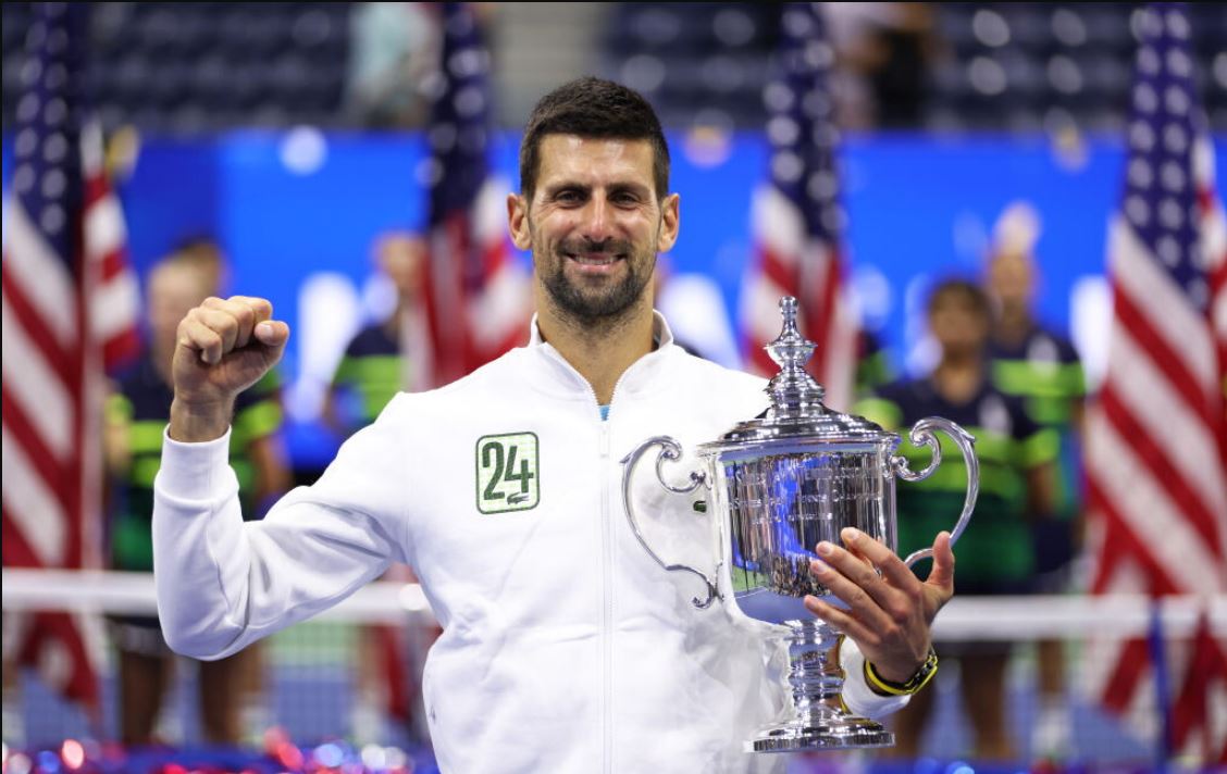 Novak Djokovic në historinë e tenisit, fiton finalen e madhe dhe bëhet i pari me 24 Grand Slam