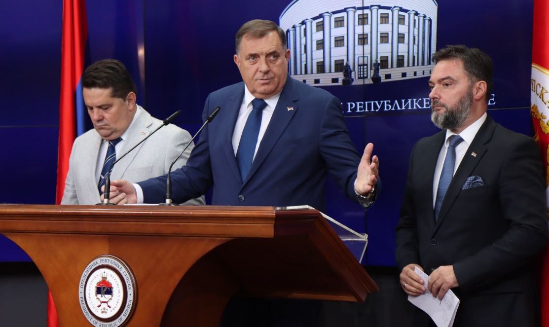 Dodik: Shpallim pavarësinë e Republikës Srpska nëse Schmidt vendos në fuqi ligjin për pronat