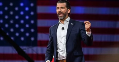 “Babai im ka ndërruar jetë”, hakohet llogaria e djalit të Trump në Twitter