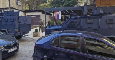 Presioni ndërkombëtar jep efekt/ Albin Kurti tërhiqet: “Ok” për KFOR në veri