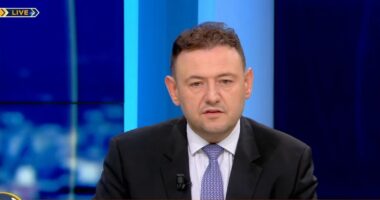 Mbledhja Berisha-Bardhi/ Hasa: Zgjodhën rrugën e gabuar, udha e mbarë gjithkujt që i bashkohet bunkerit antiamerikan