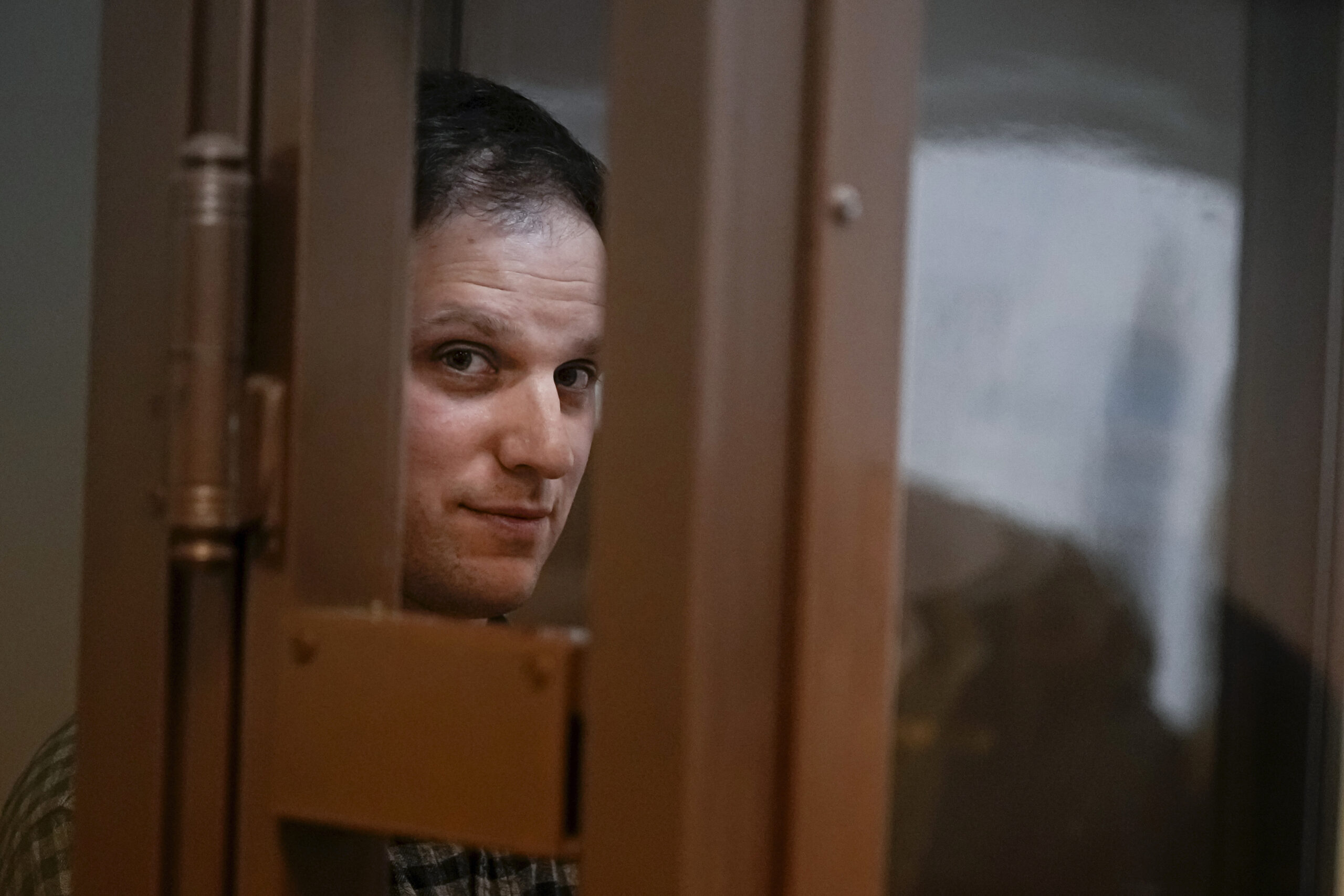 Rusia miraton kërkesën e SHBA-së për të vizituar gazetarin e burgosur Gershkovich
