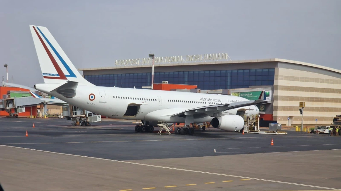 Junta e Nigerit rihap hapësirën ajrore të mbyllur pas grushtit të shtetit