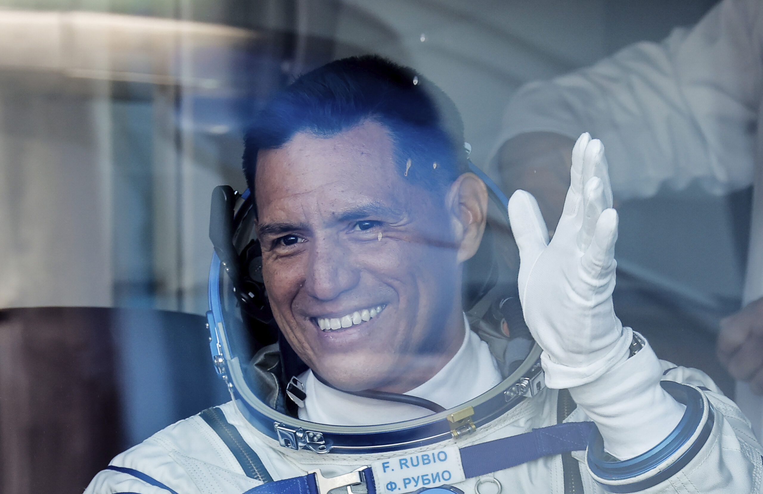 Frank Rubio theu rekordin si astronauti që ka qëndruar më shumë në hapësirë