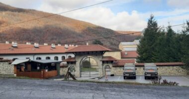 KFOR stërvitje ushtarake, do të shtojë trupat në dy zona përfshirë Manastirin e Deçanit