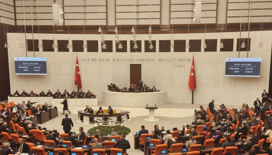 Ligjvënësit turq shtyjnë votimin për anëtarësimin e Suedisë në NATO