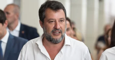 Ministri italian sulmon Berlinin: Paguan OJQ-të për të sjellë emigrantë në Itali, Lagarde jeton në Mars