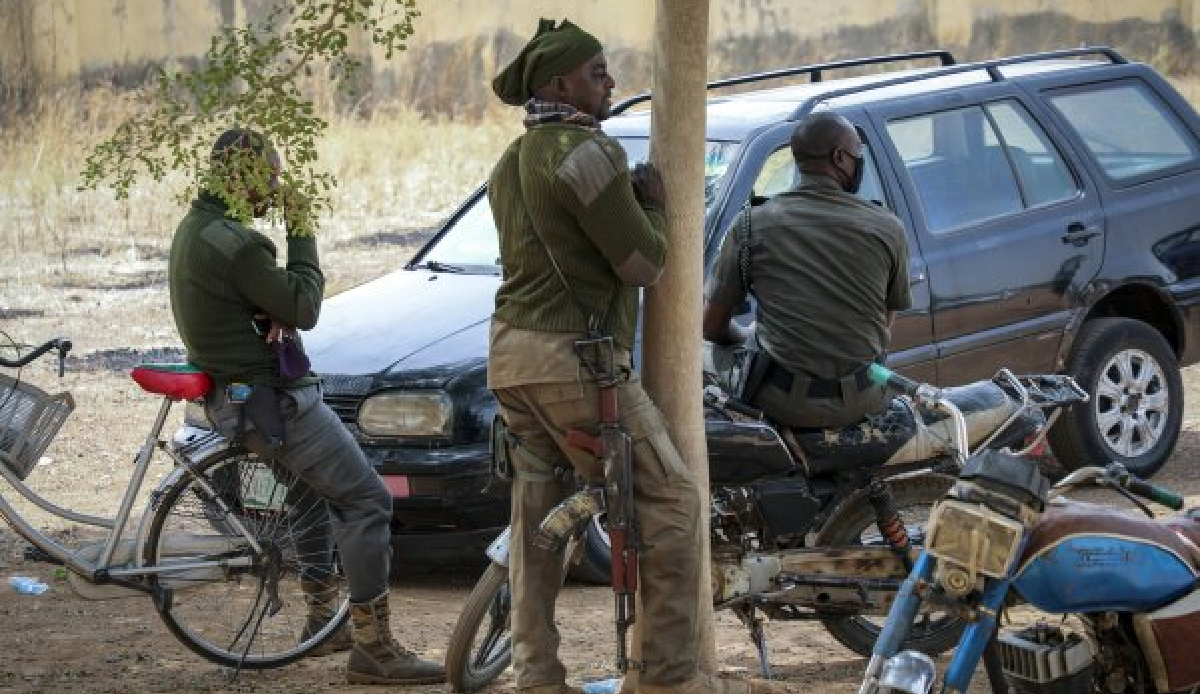 Nigeri/ Një grup i armatosur rrëmben 35 persona në një universitet