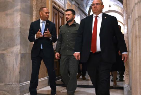 Zelensky mbërrin në Uashington, pritet të takohet me Biden