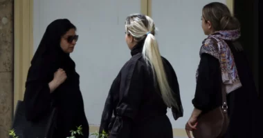 Iran, dënime deri në 10 vjet burg për gratë që nuk mbajnë hixhab