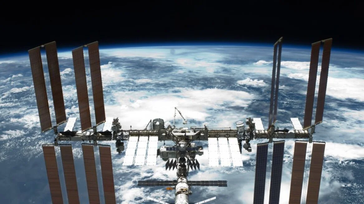 “Mirëseerdhët në Tokë”, 4 astronautë kthehen nga ISS pas 6 muajsh