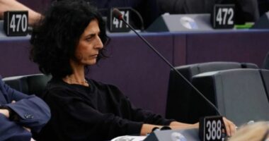 Eurodeputetja belge: Paratë në shtëpinë e djalit tim nuk kanë lidhje me mua apo me Qatargate