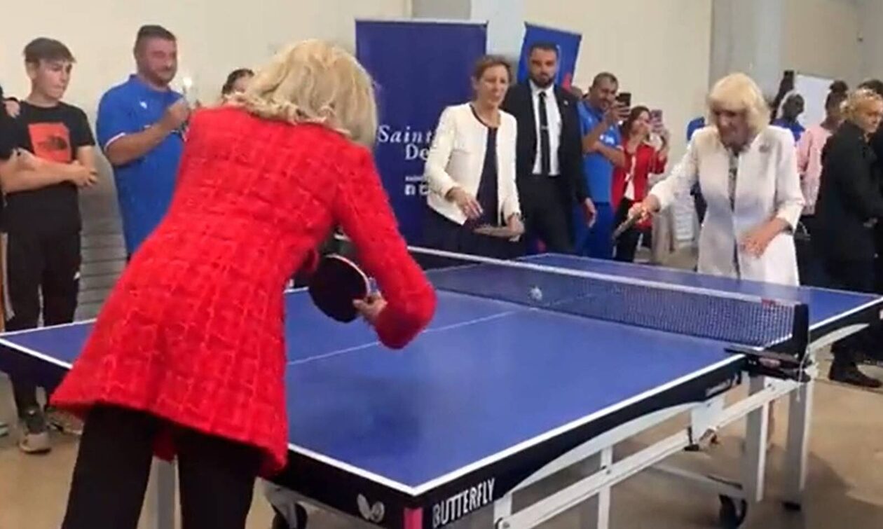 Momenti epik/ Mbretëresha Camilla dhe Brigitte Macron luajnë ping-pong