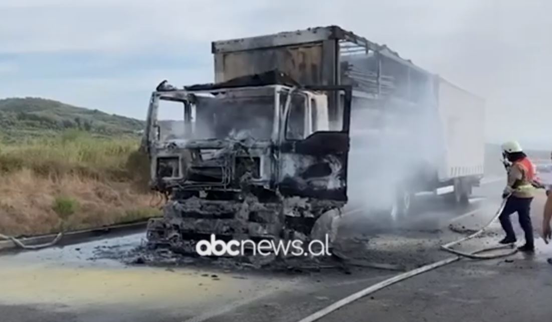 Shkrumbohet kamioni në aksin Fier – Vlorë