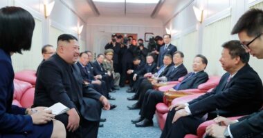 FOTO/ Qytetarët e tij në mjerim, por Kim Jong Un udhëton në trenin luksoz
