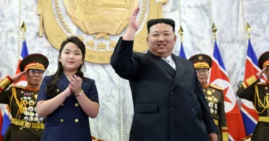 Koreja e Veriut në festë, kremton 75-vjetorin e Republikës Popullore Demokratike