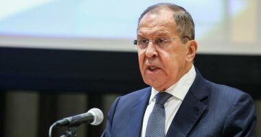 Lavrov sulmon Shqip&euml;rin&euml;/ Ministri i Jasht&euml;m rus kund&euml;r kandidatur&euml;s son&euml; p&euml;r K&euml;shillin e t&euml; Drejtave t&euml; Njeriut