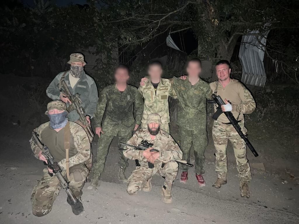 Të fshehur prej më shumë se një viti, ushtarët ukrainas shpëtohen nga rajonet e pushtuara ruse