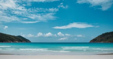 Ngjyra e oqeanit po ndryshon/ A do të mund ta shohim së shpejti detin blu vetëm në kartolina?