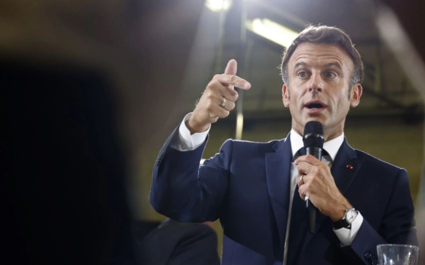 “Kufijtë e mandatit janë marrëzi”, Macron kërkon postin e presidentit më shumë se 10 vjet