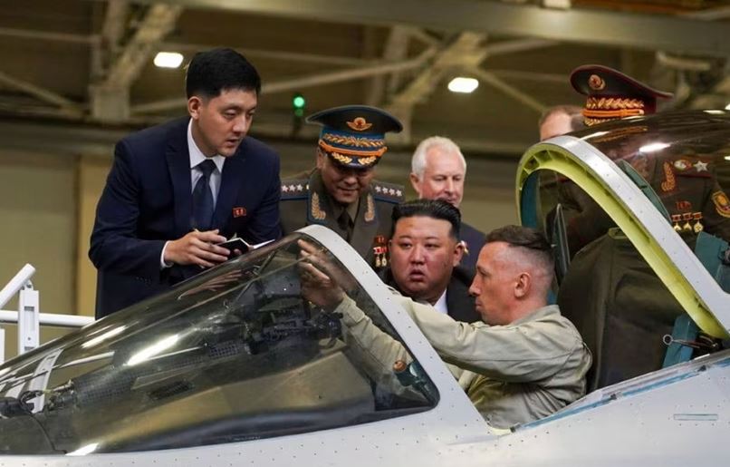 Kim Jong un inspekton bombarduesit bërthamorë rusë