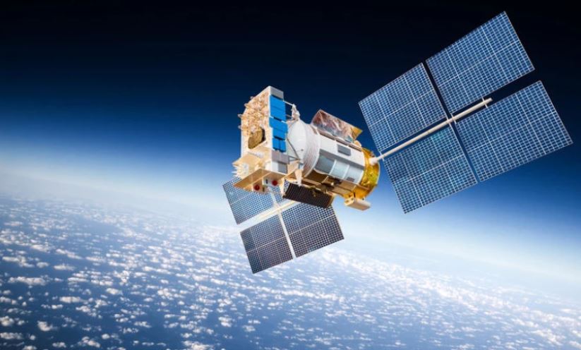 Irani lëshon me sukses një satelit në hapësirë