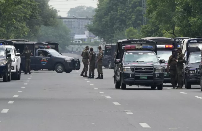 Përleshje mes ushtrisë pakistaneze dhe talebanëve pranë kufirit me Afganistanin, 13 të vdekur