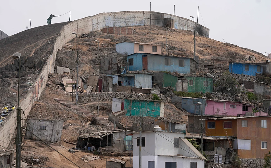 Shkatërrohet “muri i turpit” që ndan lagjet e varfra nga të pasurat në Peru