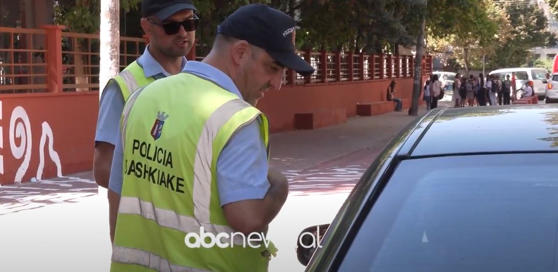 Siguria në shkolla/ Policia Bashkiake monitoron territorin rreth tyre, rreth 300 efektivë në ndihmë