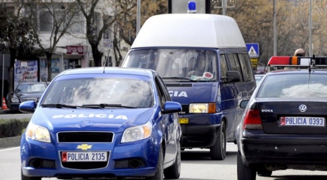 Operacion kundër shpërndarësve të drogës në Tiranë/ Lëshohen 112 urdhër arreste, mbi 70 të shoqëruar në polici