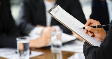 Rriten pagat e administratës mesatare/ INSTAT: Është ulur edhe papunësia