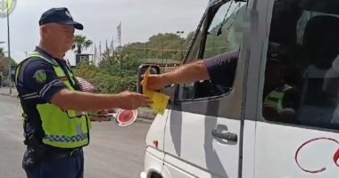 Rrugorja e Shkodrës në aksion/ Gjoba të shumta për shoferët, nga parakalimi i gabuar te përdorimi i celularit