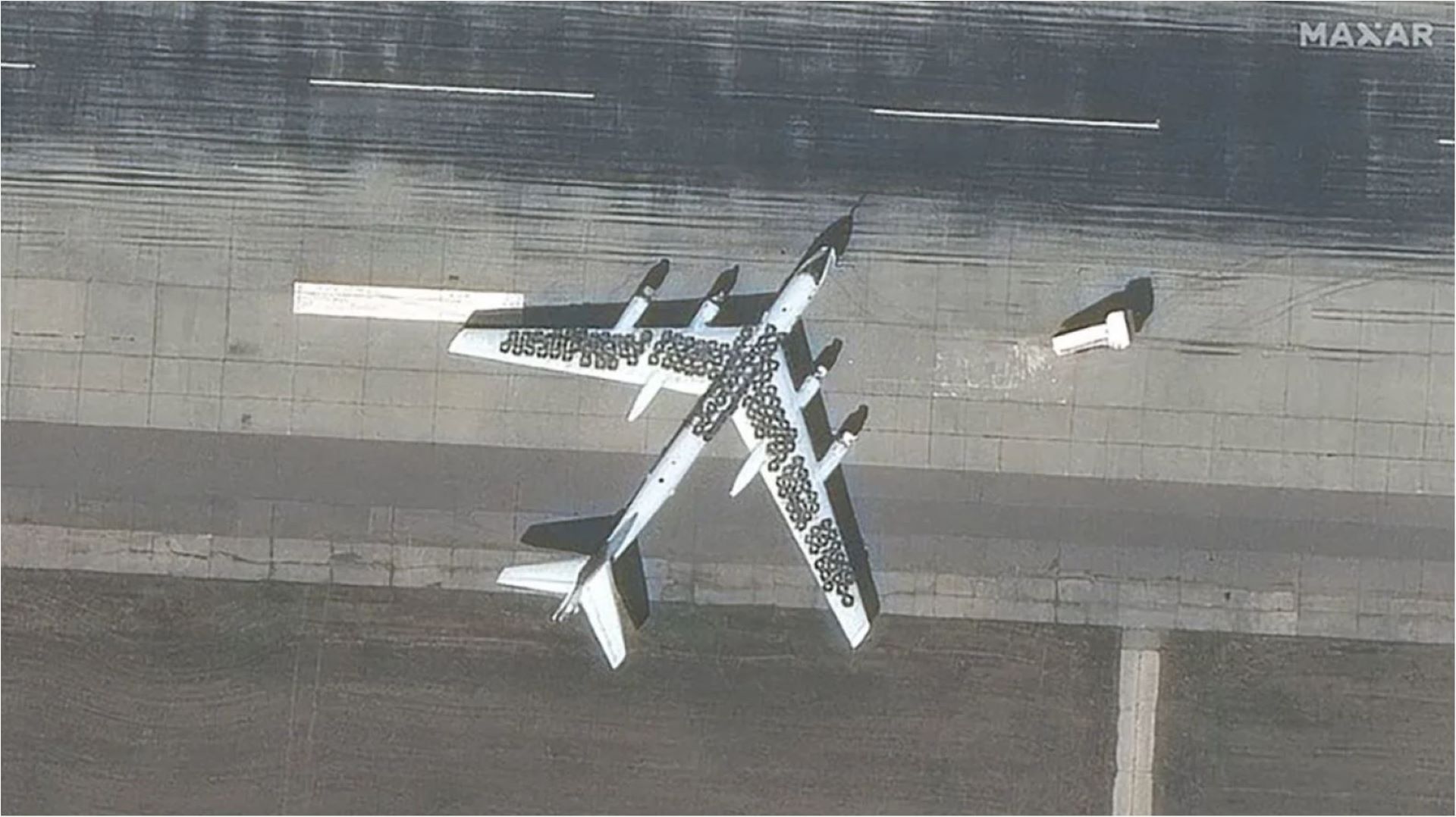 Pse Rusia po “maskon” avionët luftarakë me goma makinash