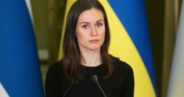 Ish-kryeministrja e Finlandës heq dorë nga mandati parlamentar