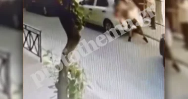 VIDEO/ E ekzekutoi brenda 9 sekondash, momenti kur i moshuari grek qëllon dy herë mbi babain shqiptar