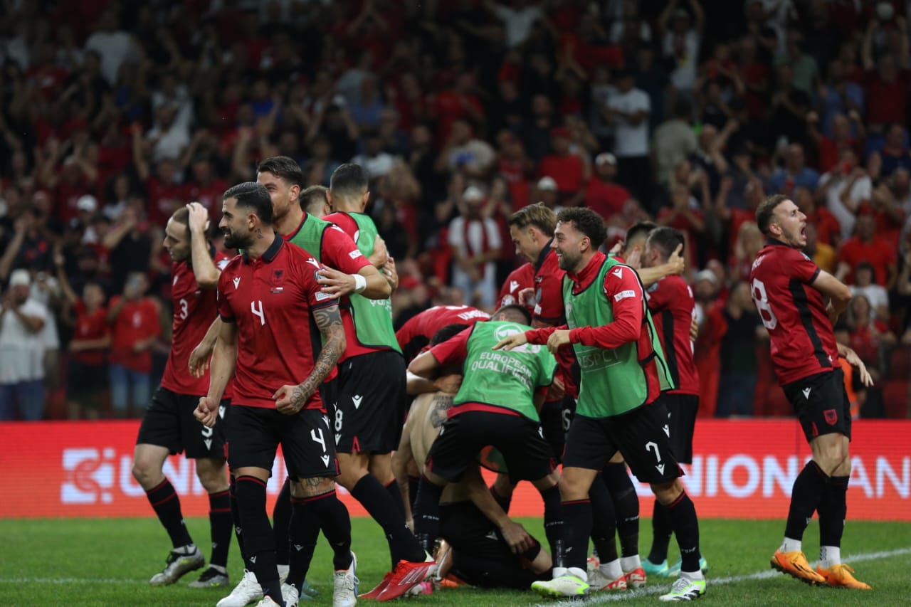 VIDEO/ Shqipëria “fluturon” në vendin e parë, fitore “magjike” ndaj Polonisë