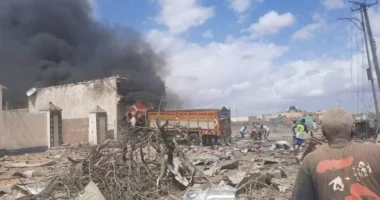 Shpërthen kamioni i bllokuar në Somali, të paktën dhjetë të vdekur