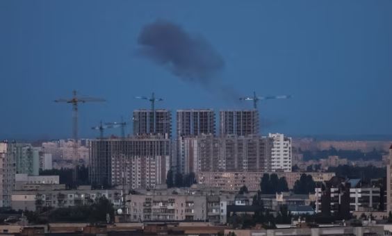 Rusia nuk ndalet, sulm me raketa në Kiev