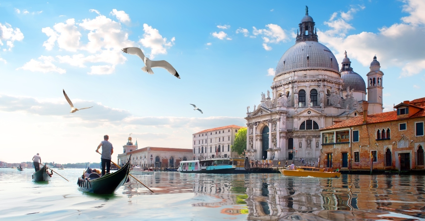 Programi kundër hiperturizmit në Venecia, kush përjashtohet nga pagesa për të hyrë në qytet