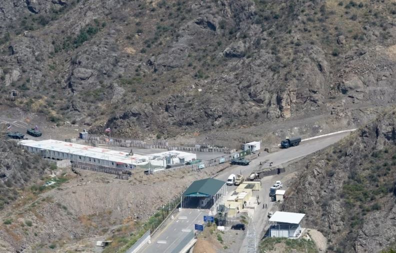 Armenia dhe Azerbejxhani njoftojnë të vrarë nga përplasjet në kufirin mes tyre