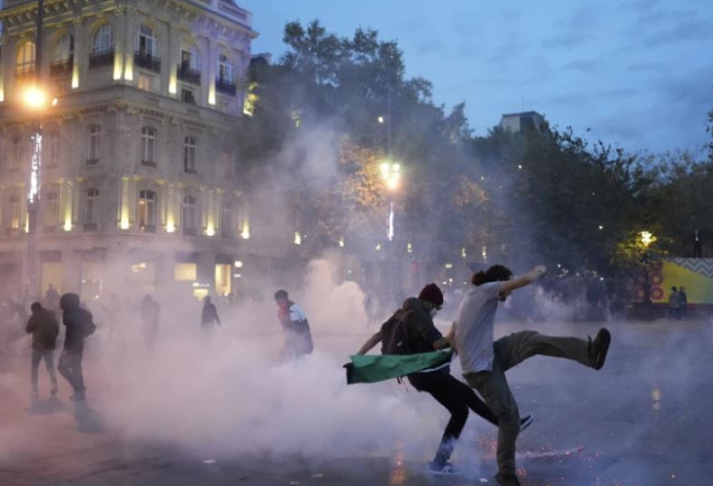 Protesta pro-palestineze në Paris, policia përdor gaz lotsjellës
