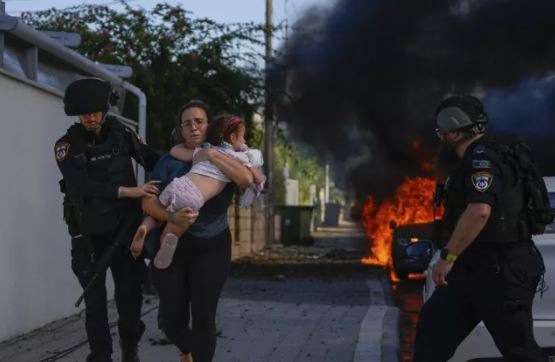 Izraeli evakuon banorët pranë kufirit me Gazën